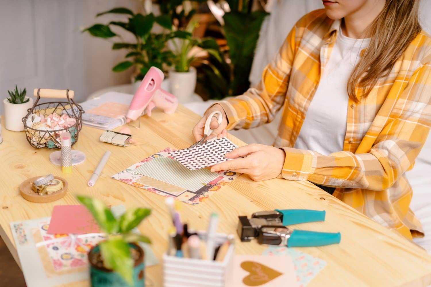 Read more about the article DIY Home Decor Projects for Design Enthusiasts