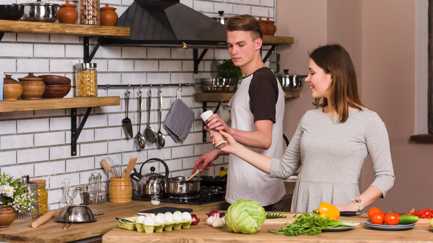 Mastering the Kitchen with HexClad Cookware’s 2024 Essentials
