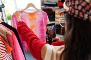 Read more about the article Shopping Trends in Online Marketplaces