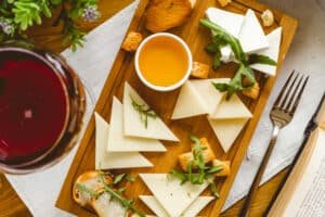 Read more about the article Murray’s Cheese A Gourmet Journey Through Artisan Cheeses