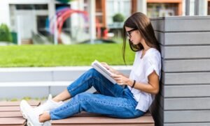 Read more about the article Discover A Wide Range Of Books With Hive Books’s Online Bookstore