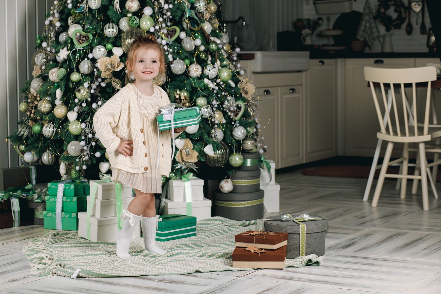 Nursery Chic with SpearmintLOVE: Stylish Baby Clothes and Nursery Decor in 2024