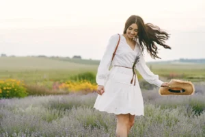 Read more about the article Embrace Minimalist Style With Lilla P’s Effortless Women’s Clothing