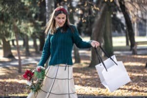 Read more about the article von Holzhausen: The Best Sustainable Luxury Handbags for Eco-Conscious Shoppers