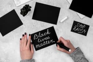 Read more about the article Embossed Graphics: How to Elevate Your Stationery Game with Personalized Embossed Cards